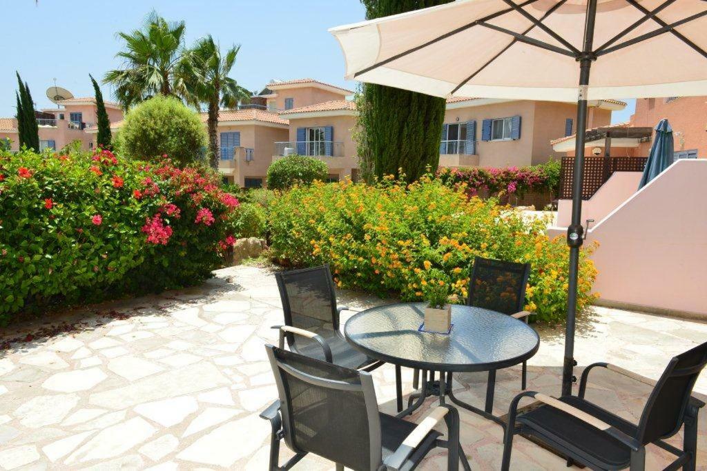 Limnaria Villas Sunny Garden Apartment Pafos Dış mekan fotoğraf